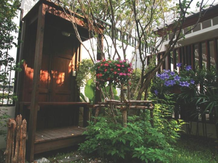 Baan Pra Nond Bed & Breakfast Bangkok Exteriör bild